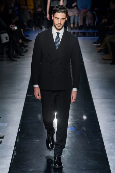 Look 72